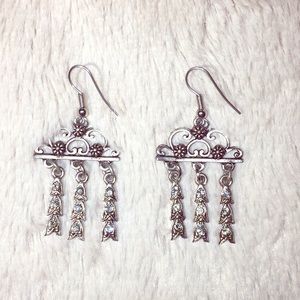 Unique dangling earrings with stones